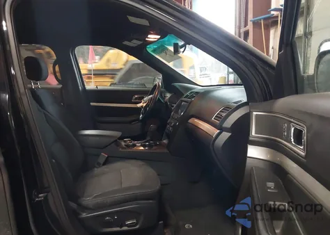 2017 Ford Explorer Xlt z USA, uszkodzony, nr VIN 1FM5K8D82HGD60996